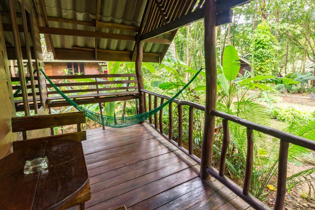 Khao Sok Riverside Cottages Khao Sok National Park エクステリア 写真